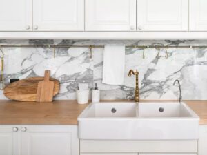 6 Things Nobody Tells You About Getting a Farmhouse Sink